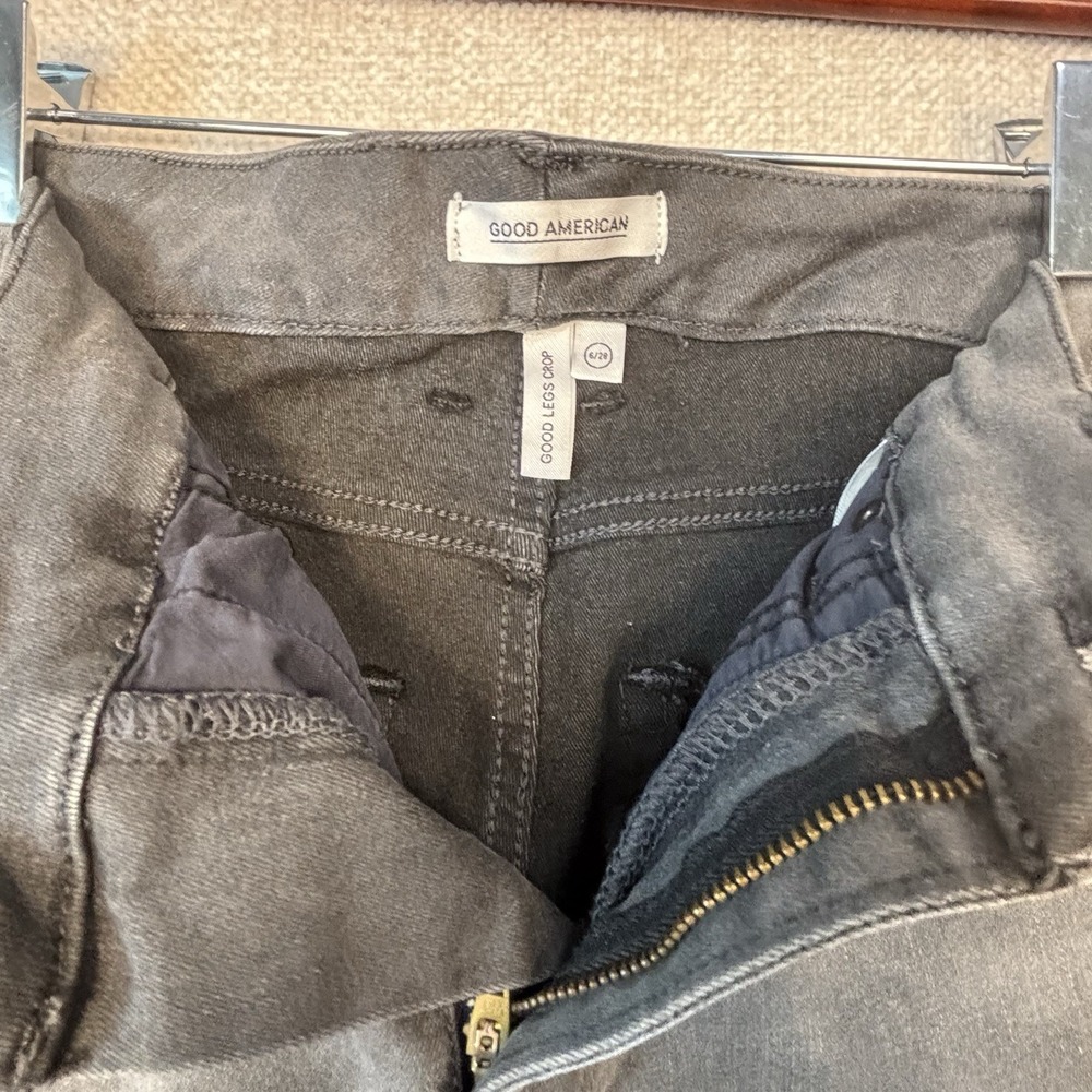 Good American Jeans Womens 6/28 Grayish Black Good Legs Raw Hem Stretch Crop - Picture 6 of 10